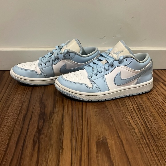 Nike Air Jordan Low, Ice Blue, Y3.5 - Picture 2 of 7